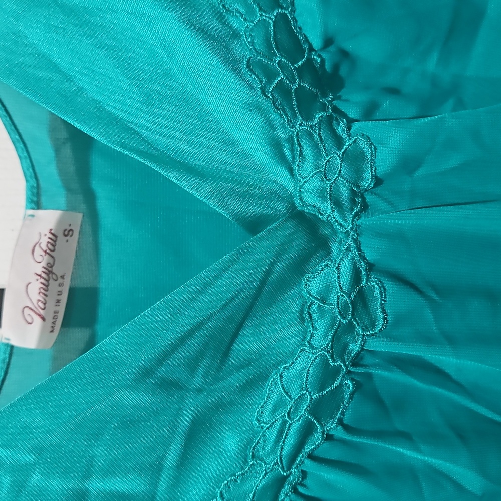 Vintage Vanity Fair Chemise/Nightgown - Picture 5 of 8